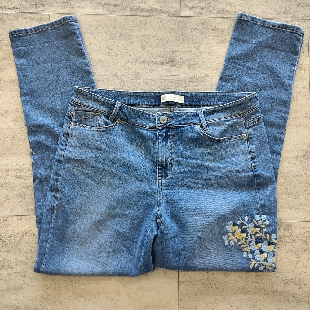 J. Jill Women's Embroidered Weekender Straight Leg Medium Wash Denim Jeans 12 - Picture 4 of 14